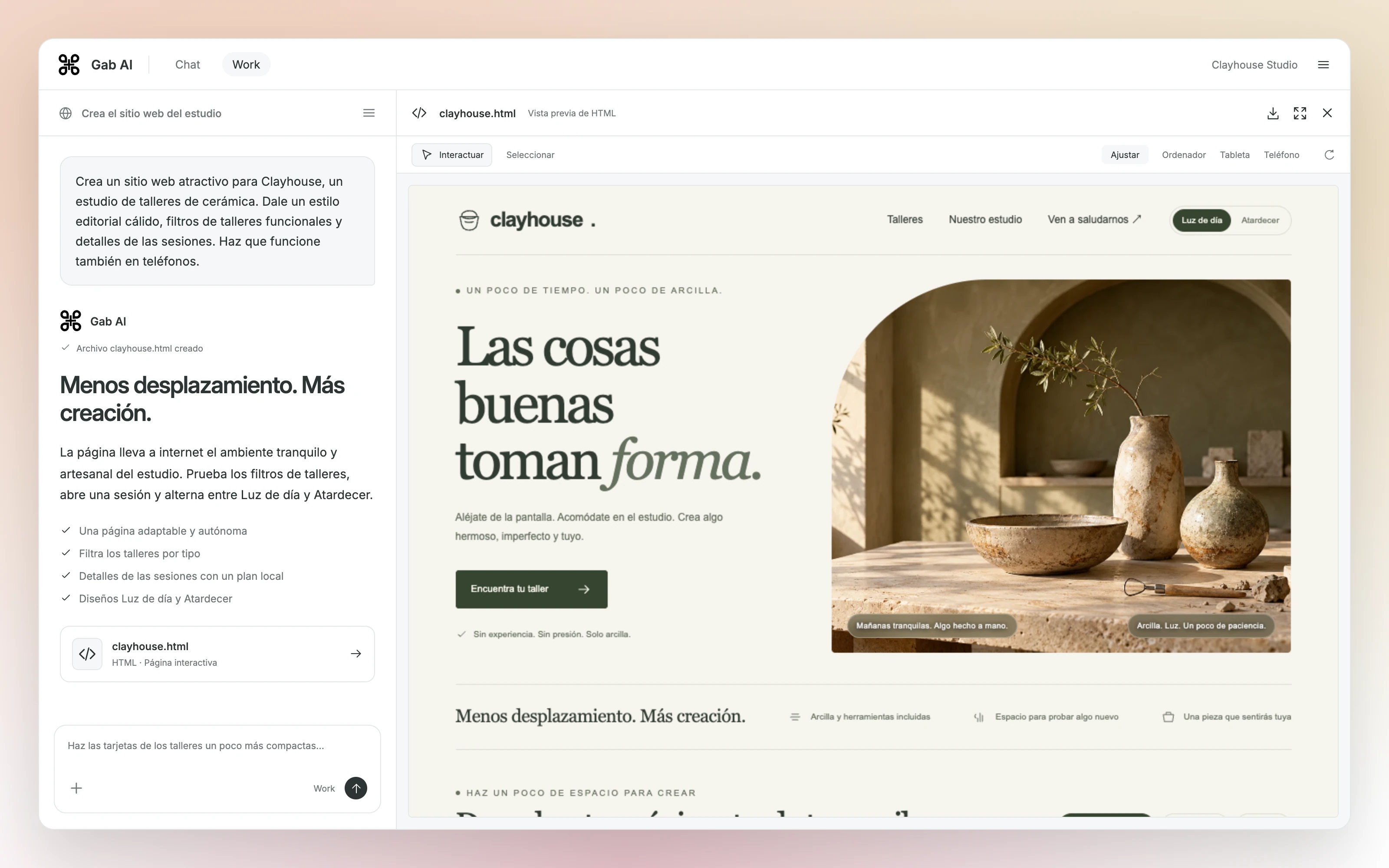 Conversación de Gab AI Work junto al sitio web del estudio de cerámica Clayhouse, con fotografías de cerámica a la luz del sol, filtros de talleres y dos propuestas de diseño.